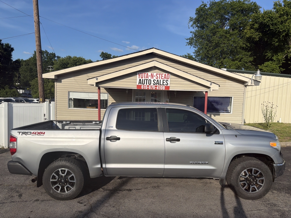 2017 Toyota Tundra SR5 CrewMax 5.7L FFV 4WD