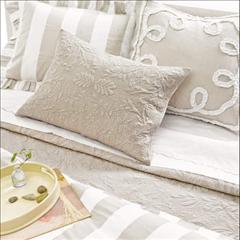 Vignettes on Magnolia