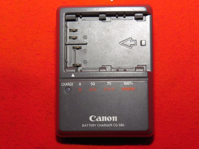 Canon Battery Charger model CG-580
