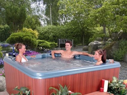 7 Person Hot Tub Spa w/ AM\FM Stereo and IPOD\MP3 