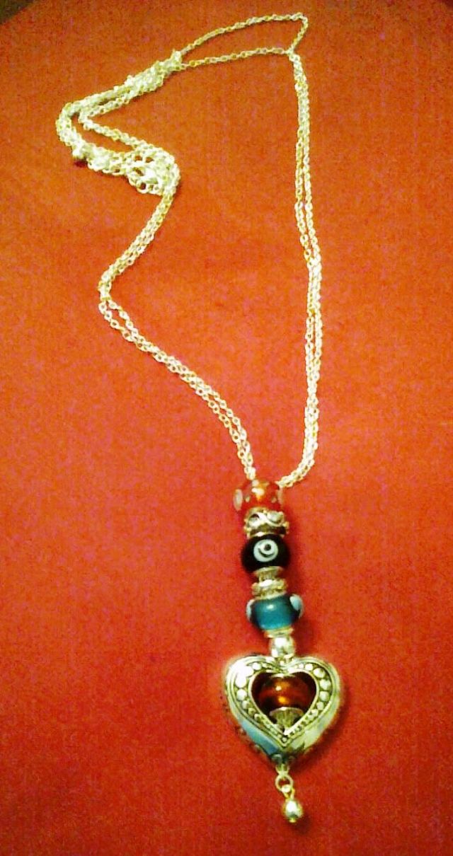 HEART pendant 16 inch silvertone Necklace