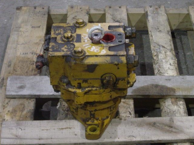 Komatsu PC200-3 Excavator Swing Motor