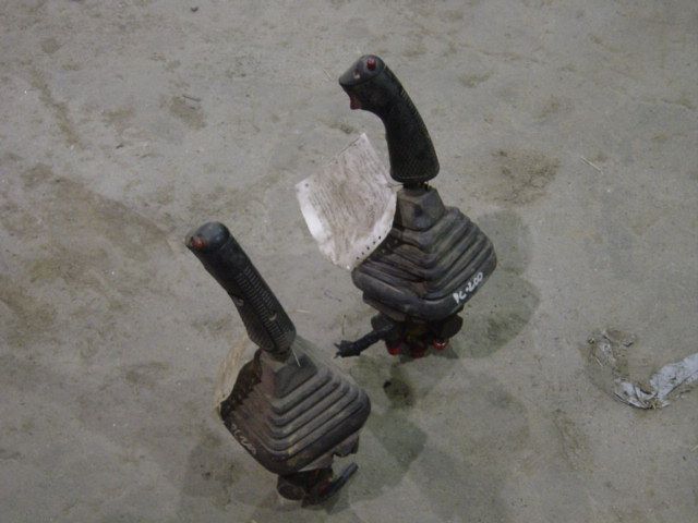 Komatsu PC200-5 Excavator Pilot Control Valves