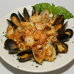 Lasagna-linguine_w__mixed_seafood.jpg