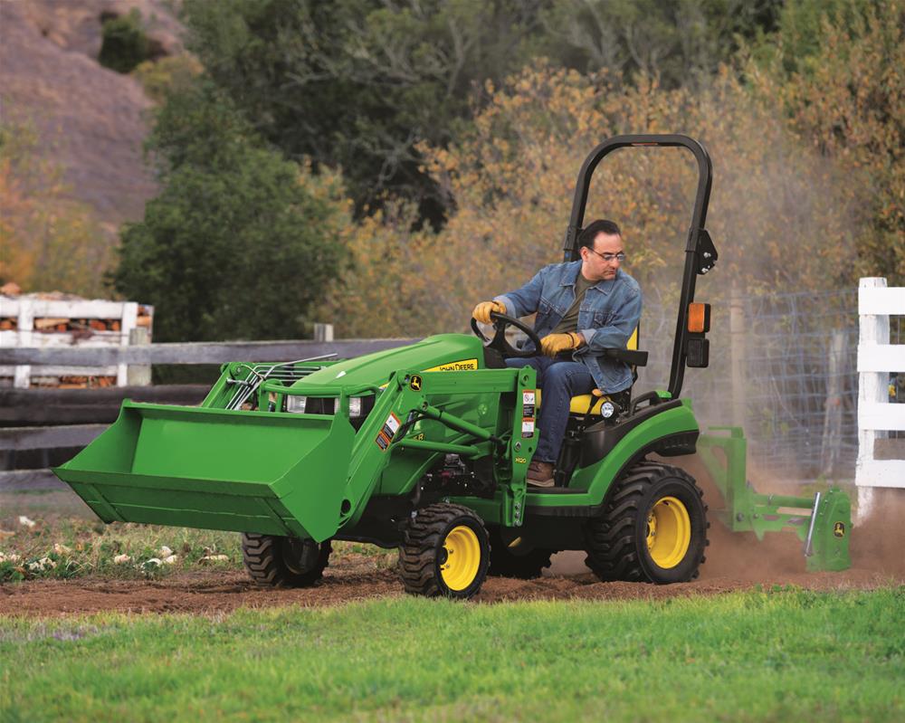 SunSouth 1 Family 1025R UTILITY TRACTOR