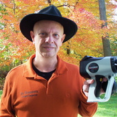 Me_with_hat_and_camera