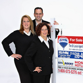 Team_pic-_sign_best