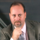 Lou_head_shot_from_cruise_cropped