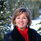Cathy_outdoor_headshot_12