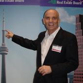 Peter_-_cn_tower_nov