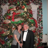 Tom_edna_christmas_photo