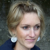 Mollyheadshot2010_2