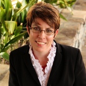 Cashe_headshot_glasses
