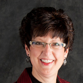 Mindy%20huls%20exit%20huls%20realty%20(2)