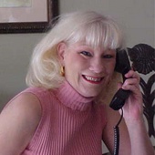 Vicki_phone_600