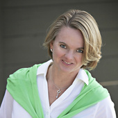 Jenpells_headshot_2rc