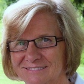 Mom%20headshot%20color%20change