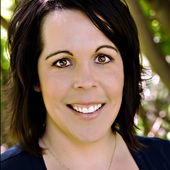 Danielle_headshot