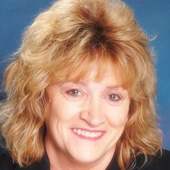 Kelly_business_card_pic_small_759x1024_