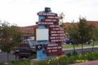 Directional sign for Flat Irons Shopping