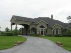 Custom builders in Gleannloch Farms are building on lots up to 1/2 acre with many of them backing up to the golf course.