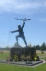 "Follow Me" statue and memorial