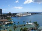 Cruiseliner in Honolulu Harbor