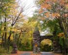 Northome arch and gateway in Deephaven