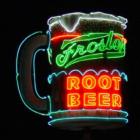 This is a really nice picture of the Frostop at night.  Excellent food and real retro atmosphere.