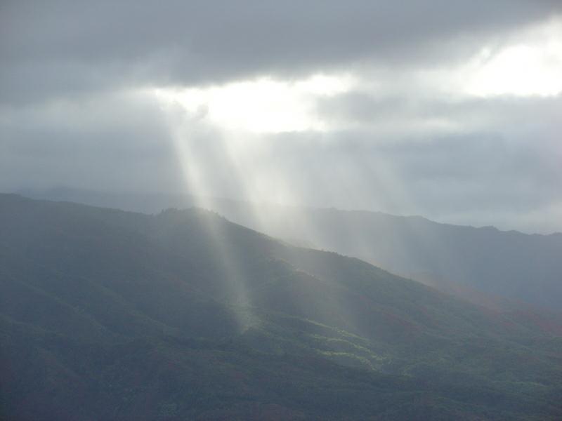 Kauai, Hawaii Waimea Canyon The Lord Shines His Light - Sunrise @ Waimea <a href="www.CaHousingBlog.com">www.CaHousingBlog.com</a>