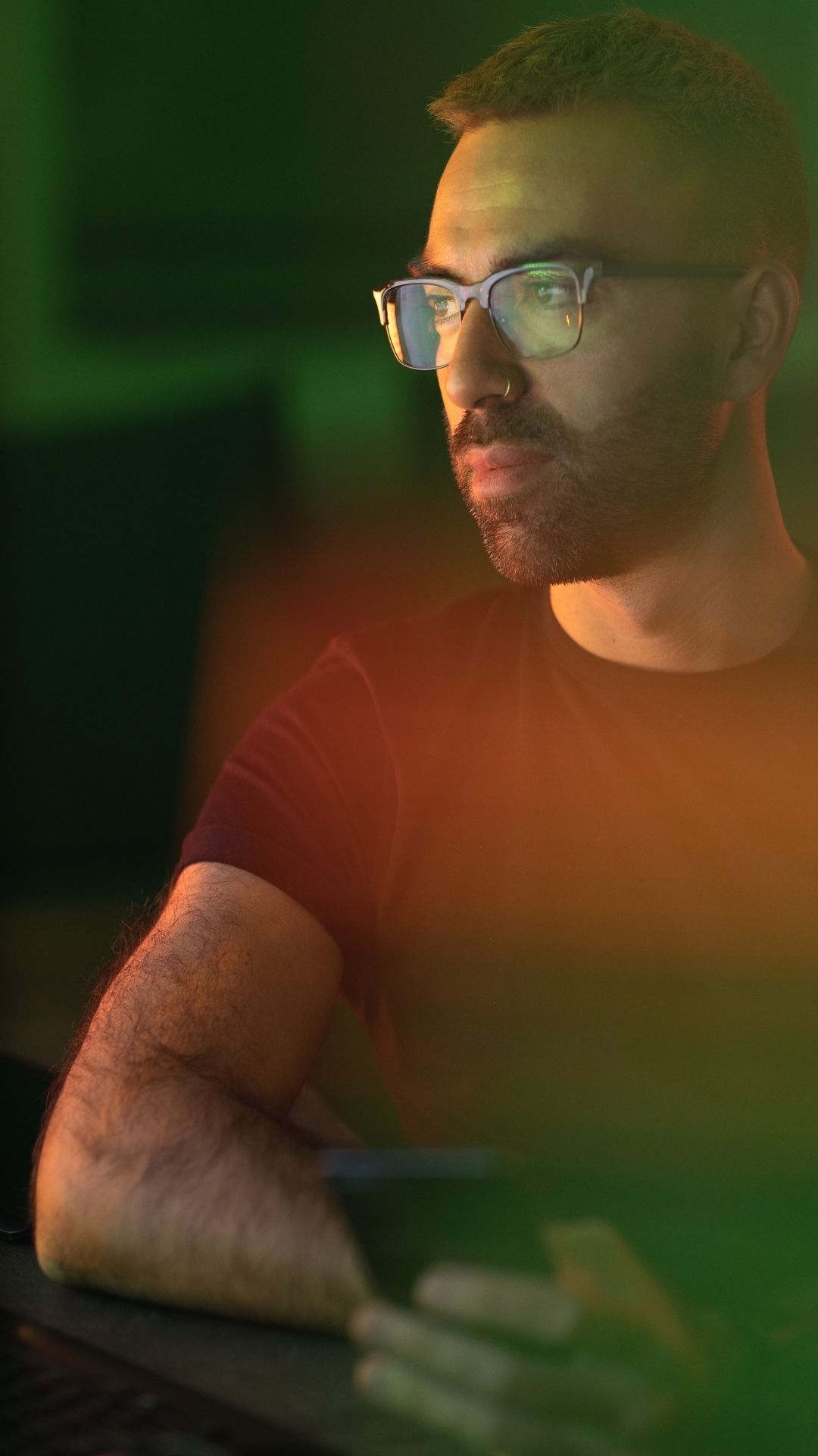 What common challenges do organizations face in digital asset management, and how does Adobe DAM address them