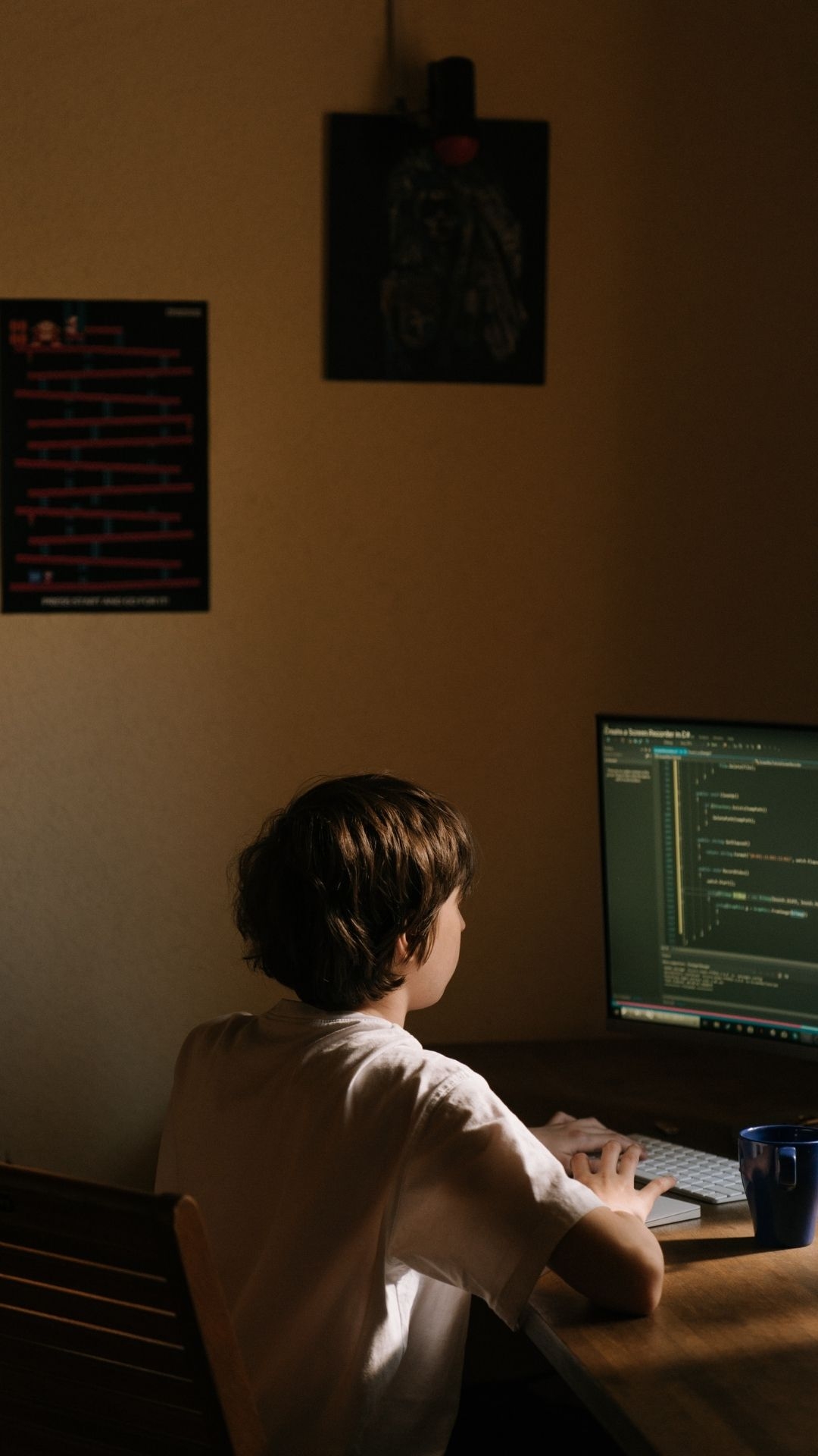 What are the advantages of using Adobe DAM for mobile and desktop applications