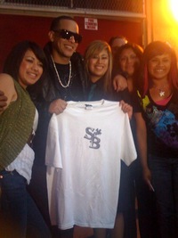 Daddy Yankee reps SB!