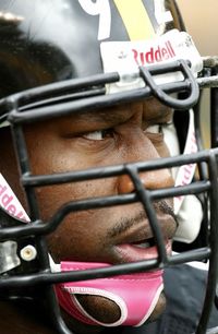 Meet The NFL's (Very, Very Brave) Acupuncturist Meet The NFL's (Very, Very Brave) Acupuncturist