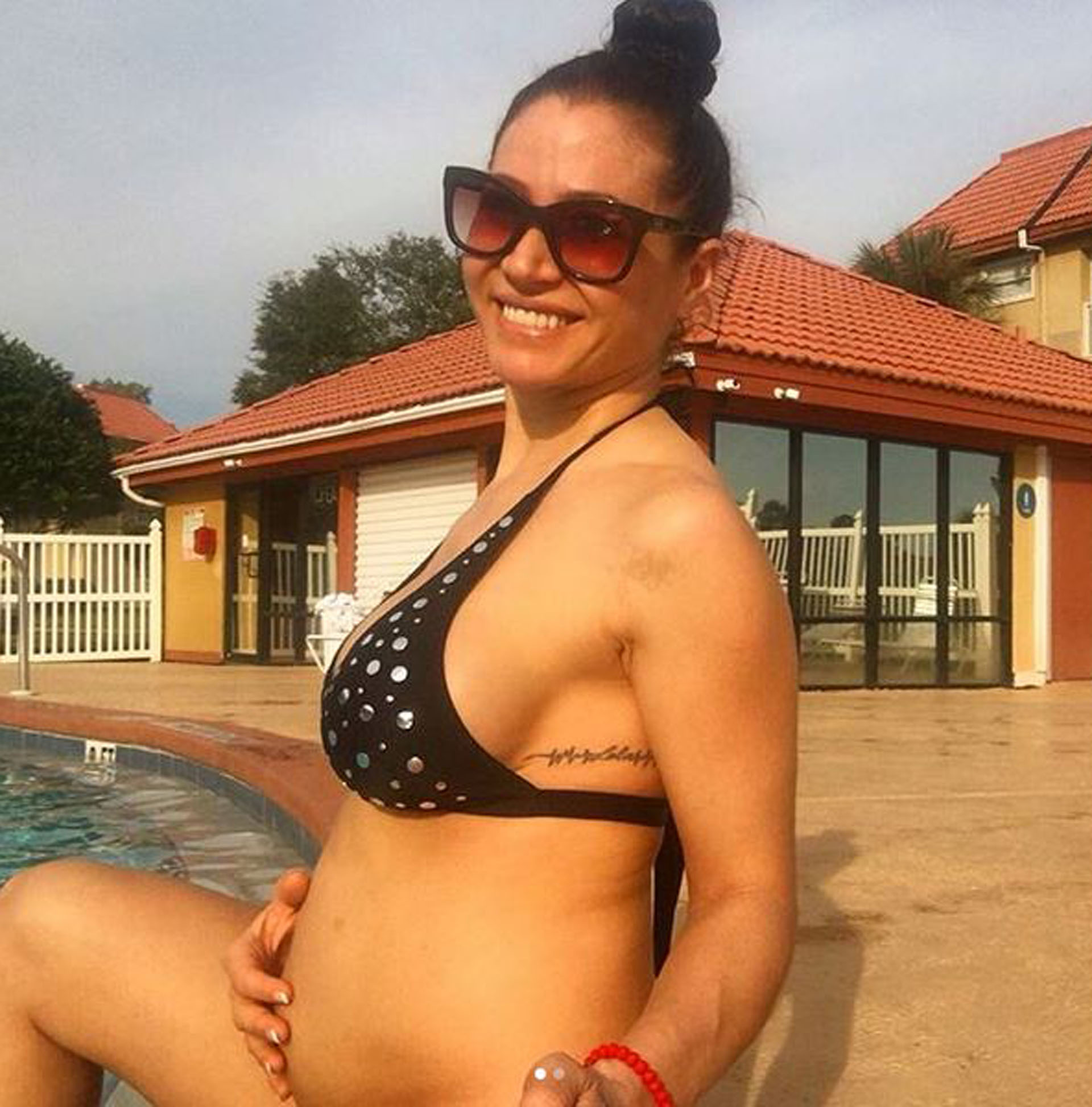 Vacaciones En Familia Las Fotos En Bikini De Adabel Guerrero Embarazada De Cuatro Meses Infobae