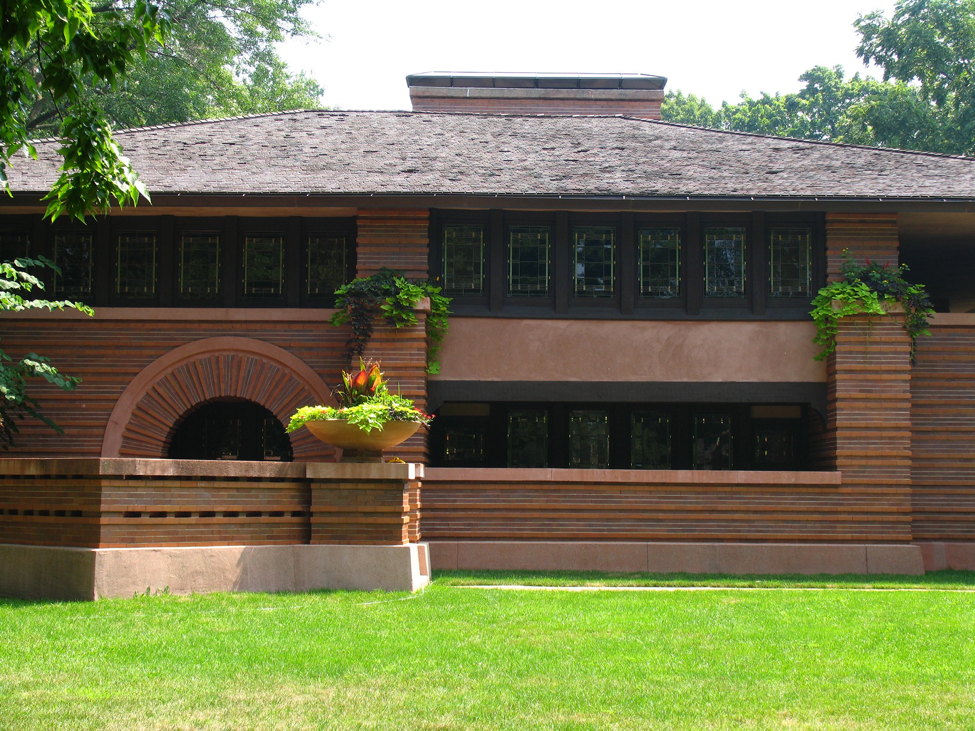 Frank Lloyd Wright Neighborhoods by Bus · Tours · Chicago Architecture