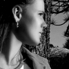 Meb_w_thumb