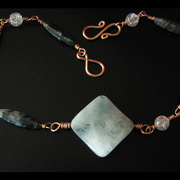 Jade_necklace_2_card