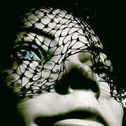 Manaquin_with_blue_eyes_and_fishnet_card