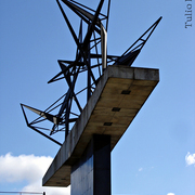 Monumento_b_-_11_2006_card