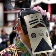 Monk-ey_mask_closeup_portrait_card