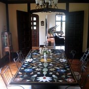 Dining_table_in_black_2_card