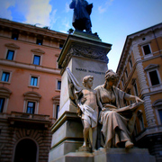 Statue_in_romedisplay_card