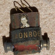 Monroe_card