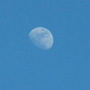 The_moon_on_a_clear_day_card