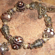 Hand_blown_glass_flower_bead_bracelet_card