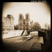 22_dame_on_river_card