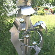 Das_karusell_des_lebens_3__82010__70x60x160cmh_card