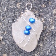 White_seaglass_w_blue_fw_pearls_edit_1_card