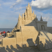 Reverebeachsnadcastleexhibit01_card